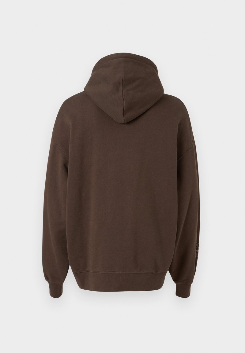 Sweatshirt à capuche marron, tissu doux, coupe oversize, poignets et ourlet côtelés, couleur unie sans motifs ni accents, vue arrière affichée.