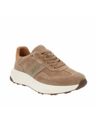 Sneaker scamosciato marrone chiaro con logo in pannello laterale beige, colletto imbottito color tan, suola spessa bianca e suola in gomma marrone.
