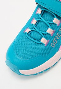 Primigi PIM GTX 79306 - Sneakers basse - smeraldo/rosa