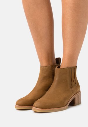 Clarks Ankle boot