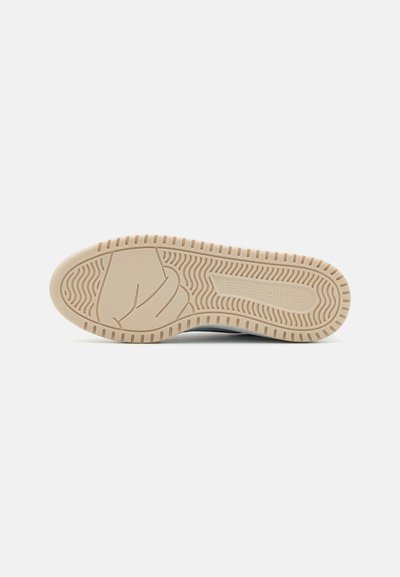 Filling Pieces UNISEX biały