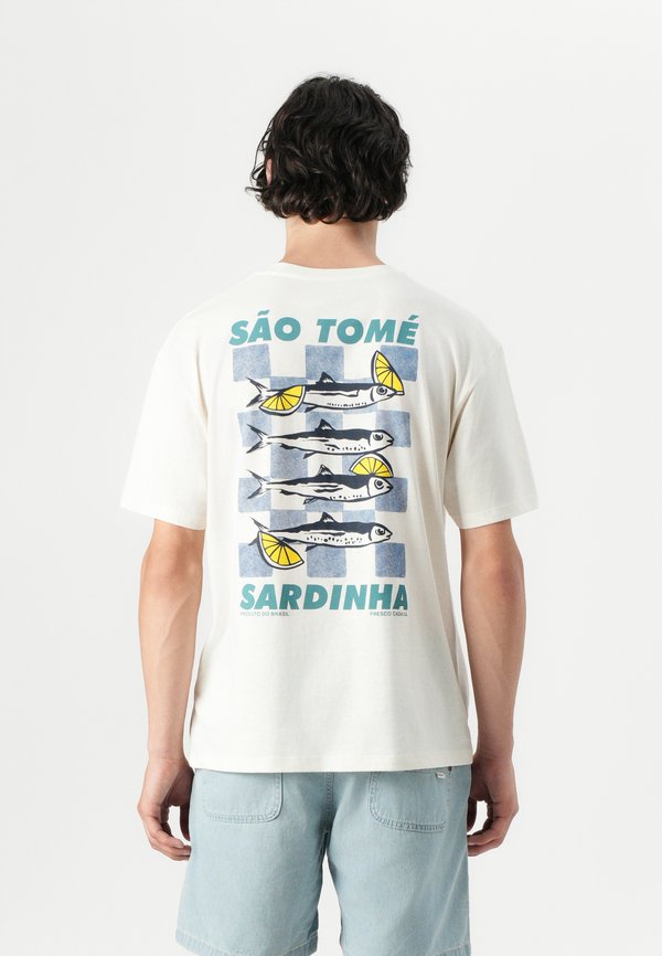 JORSARNDIHA TEE CREW NECK - Print T-shirt - egret