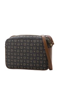 Borsa a tracolla marrone con motivo monogramma su tessuto scuro, dotata di chiusura con cerniera e tracolla abbinata per un facile trasporto.