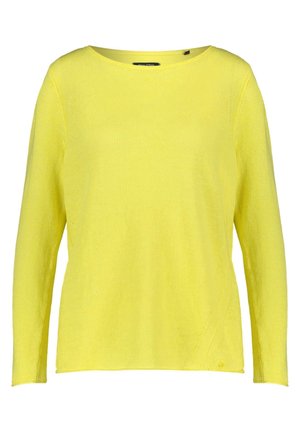 Gul langærmet sweater med rund halsudskæring, ribbet tekstur og diagonalt sømdetalje på forsiden.