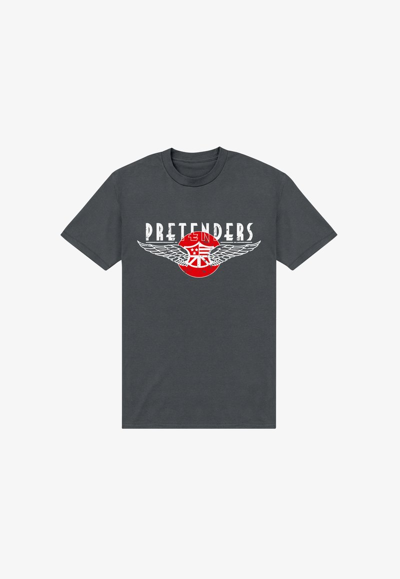 Donkergrijze katoenen t-shirt met de tekst "PRETENDERS" en witte vleugels met een rood cirkelontwerp in het midden. Korte mouwen, ronde hals.