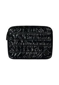 Zwarte pouch met een puffy textuur, voorzien van een gestikte ontwerp en glanzende afwerking. Ritssluiting en ronde logo-accent aan de zijkant.