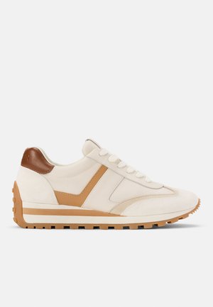 DANI SUEDE LEATHER TRAINER - Zapatillas - soft white