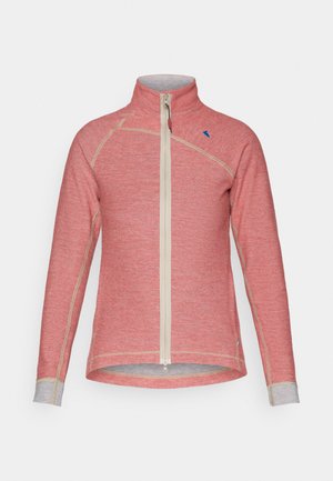 Červená fleece bunda na zips s vysokým golierom, béžovými zipsami a kontrastnými sivými manžetami. Má textúrovanú tkaninu a minimalistický dizajn.