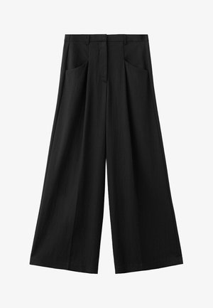 Zwarte broek met brede pijpen, voorzakken, riemlussen en een verborgen voorvaksluiting, getoond tegen een witte achtergrond.