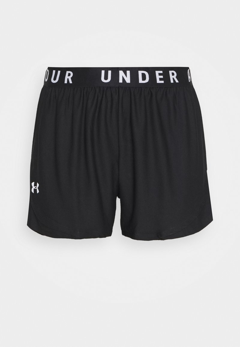 Pantalones cortos atléticos negros con cintura elástica que muestra el texto "UNDER ARMOUR" y un pequeño logo blanco de Under Armour en la pierna izquierda.