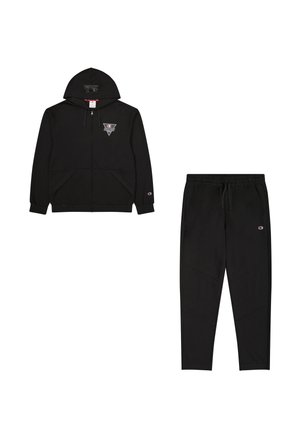 Schwarze Zip-Hoodie mit Kapuze und Fronttaschen, mit einem Logo auf der Brust; passende tapered Jogginghose mit elastischem Bund und seitlichem Design.