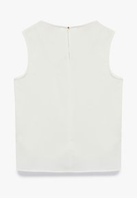Biała top bez rękawów z okrągłym dekoltem, z tylnym zapięciem na zamek błyskawiczny i subtelnie błyszczącą teksturą. Brak wzorów i dodatkowych akcentów.