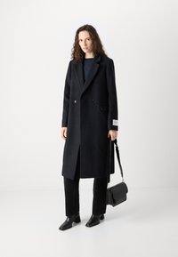 Scotch & Soda SINGLE BREASTED HERRINGBONE COAT - Klasszikus kabát - black and night