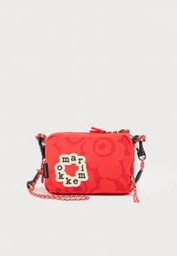 Δεν επιλέχθηκε, red/dark red