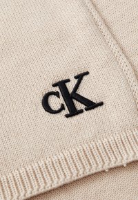 Calvin Klein Jeans SEASONAL POM POM SCARF - Sciarpa - birch