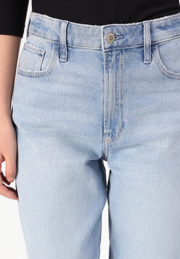 Ultra High-Rise Medium Wash Dad Jeans - Relaxed fit jeans3