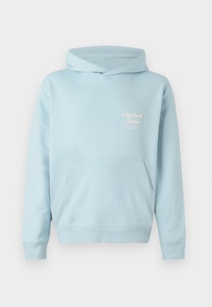 Hele sinine kapuutsiga särk, millel on esitasku, soonikkoes paelad ja tikandiga logo rinnal. Pehme kangas ja mugav lõige.