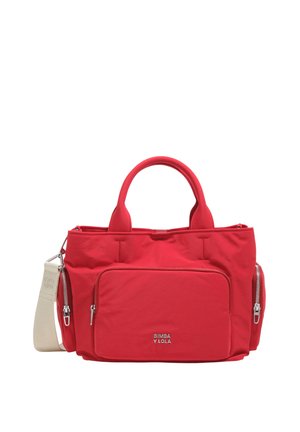 Bolso de nylon rojo con dobles asas, bolsillos delanteros y laterales con cremallera y una correa de hombro beige desmontable, marca BIMBA Y LOLA.