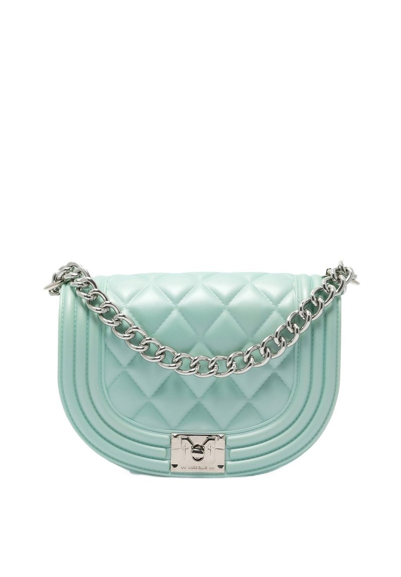 Borsa a tracolla trapuntata verde menta con catena argentata e chiusura elegante, caratterizzata da bordi arrotondati e un design moderno.
