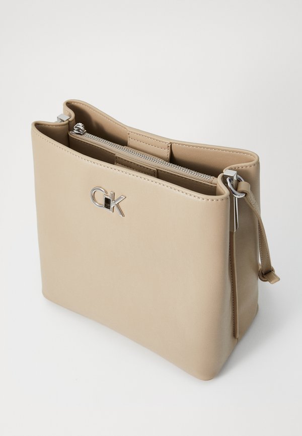 CONVERTIBLE BUCKET BAG - Cross body bag - crockery3