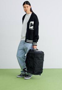 The North Face BASE CAMP VOYAGER DUFFEL 62L UNISEX - Sportinis krepšys - black/white