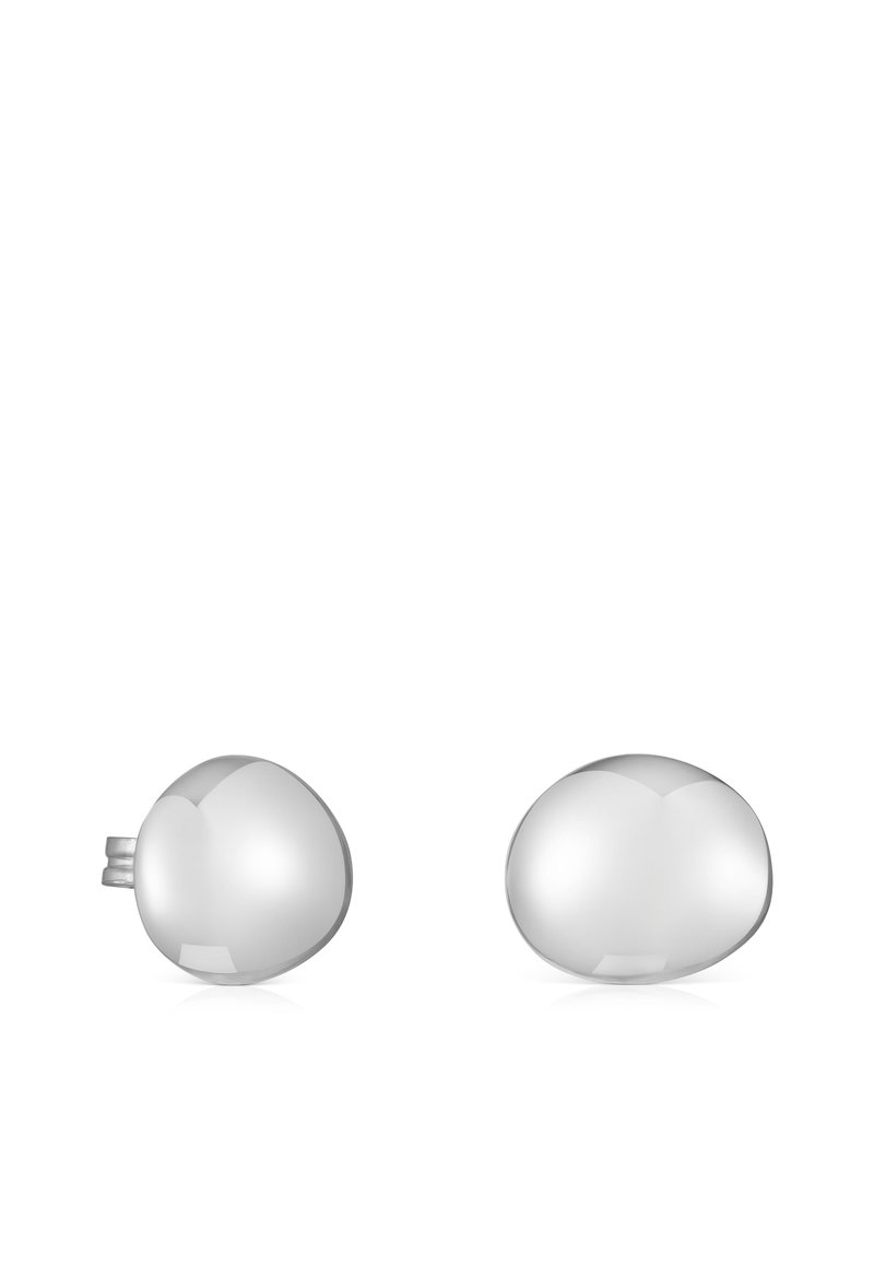 Orecchini a clips in metallo argento, forma ovale con superficie lucida. Un orecchino presenta un piccolo perno per il fissaggio. Design minimalista.