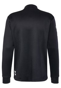 Czarna koszulka polo z długim rękawem, wykonana z gładkiego materiału, z kołnierzykiem stojącym, dopasowanymi mankietami oraz białym logo na prawym rękawie.