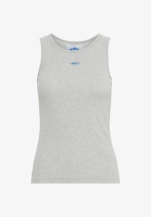 Harmaa hihaton paita ribbineuloksesta, jossa on pyöreä kaula-aukko ja pieni sininen logo rinnassa.