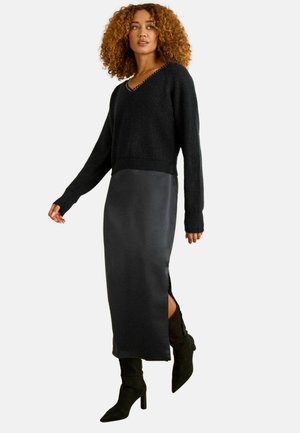 REGULAR FIT 2 IN 1 - Strickkleid - navy blue v-neck