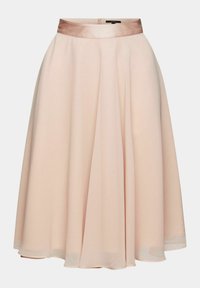 Lyserød midi-nederdel med satinbånd i taljen, der har en flydende silhuet og gennemsigtige lag for en blød, lagdelt tekstur.