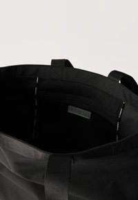 Lacoste SHOULDER BAG UNISEX - Shoppingveske - noir