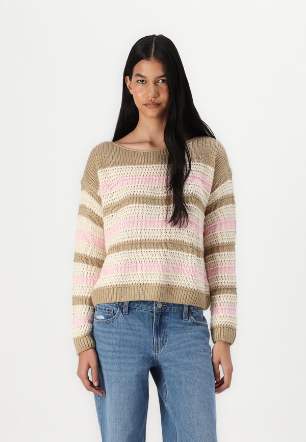 Slouchy Off-the-Shoulder Sweater - Jumper