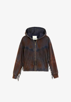 Pruuni ja musta tuhmunud lukuga dressipluus, millel on pikad frangid rinnal ja varrukatel, esimesed taskud ja kapuuts.