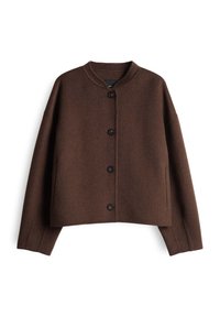 Bruine wollen button-up jas met lange mouwen, ronde halslijn en twee zijzakken op een witte achtergrond.