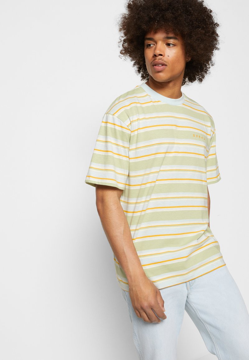 Damen T-Shirts | Edwin QUARTER UNISEX T-Shirt print frosty green / blue/grün - ZH84059 Damen T-Shirts | Edwin QUARTER UNISEX T-Shirt print frosty green / blue/grün - ZH84059