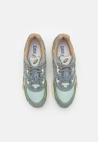 ASICS SportStyle GEL-NYC UNISEX - Sapatilhas - cold moss/dolphin grey
