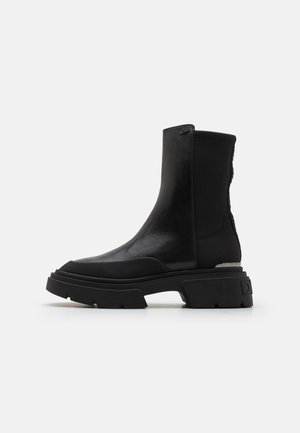 FLEMING  - Platform bokacsizmák - black