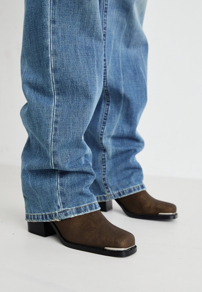 RAID - CHERYS - Cowboy/biker ankle boot - brown, Enlarge