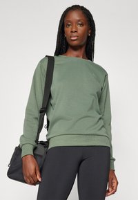 ONLY Play ONPFONT - Mikina - duck green/elm