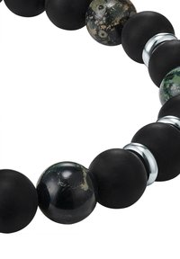 Brățară neagră cu bile sferice de diferite dimensiuni, cu accente negre mate și lucioase, intercalate cu inele metalice argintii.