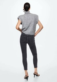Mango Vaqueros pitillo - grey