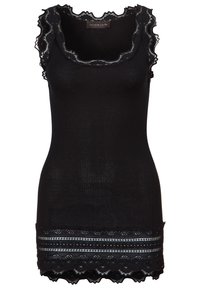 Zwarte geribbelde tanktop met een scalloped decolleté en rand, voorzien van kantaccenten en een textuurafwerking. Ideaal voor laagjes of als zelfstandige outfit.