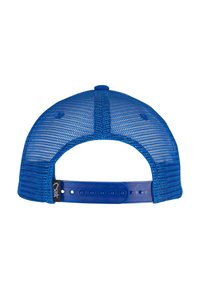 Blå mesh snapback caps med en solid blå plastjusterbar stropp. Bakfra vises ventilasjonsmateriale og en liten etikett-logo.