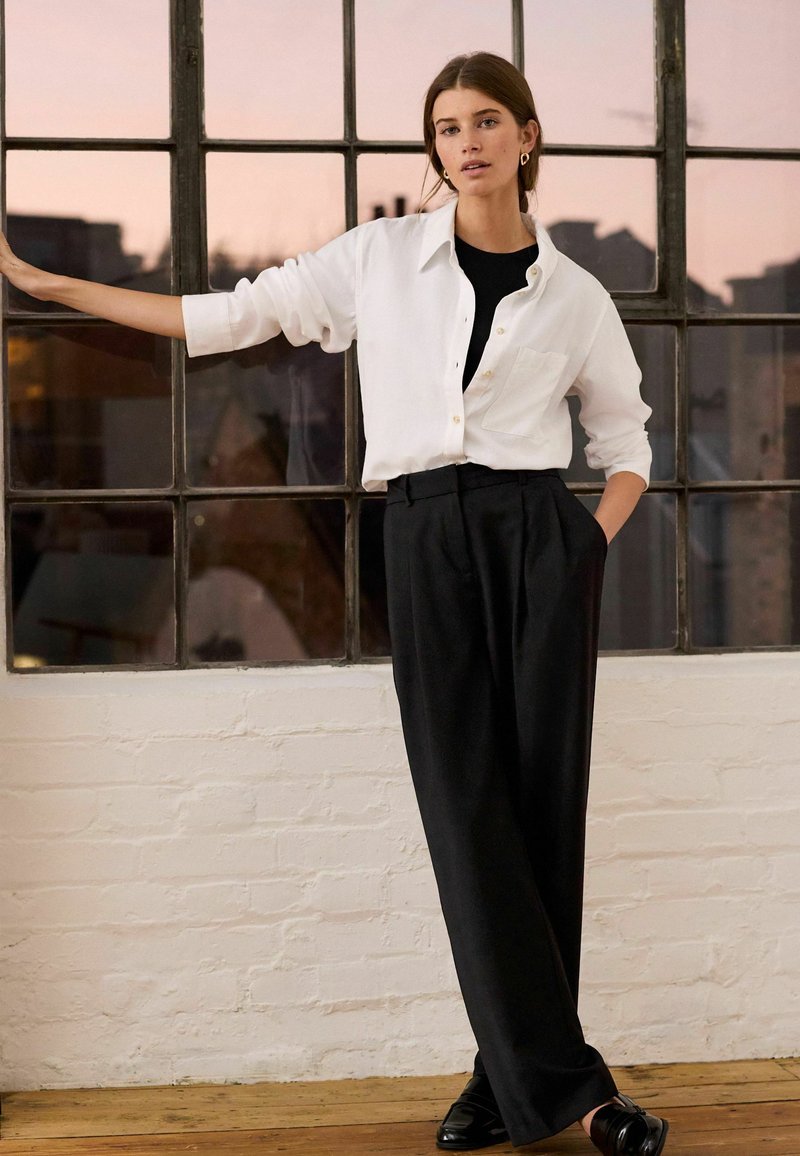 Chemise Ajustée En Coton Stretch Beige Pour Homme | Sandro Paris