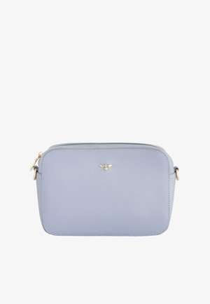 Jasnoniebieska prostokątna torebka na ramię wykonana z gładkiego materiału. Posiada mały złoty emblemat w postaci pszczoły oraz zamek błyskawiczny.