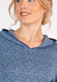 Sorgenfri Sylt ASTORIA NORDIC - Strickkleid - blue shadow