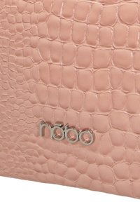 Nobo LAKIEROWANE CROCO - Pikkulaukku - różowy
