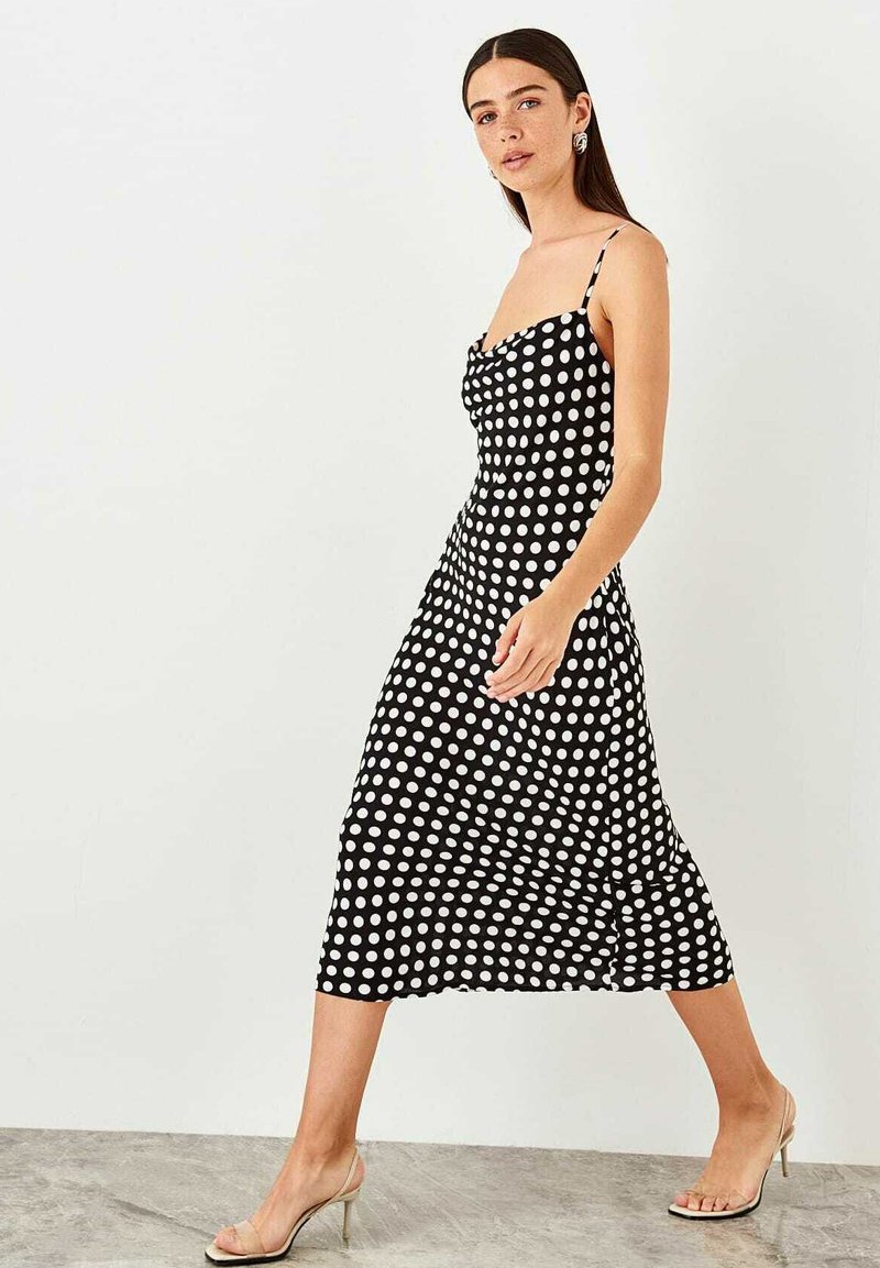 Damen Freizeitkleider | Trendyol Etuikleid black/schwarz - LA34834 Damen Freizeitkleider | Trendyol Etuikleid black/schwarz - LA34834