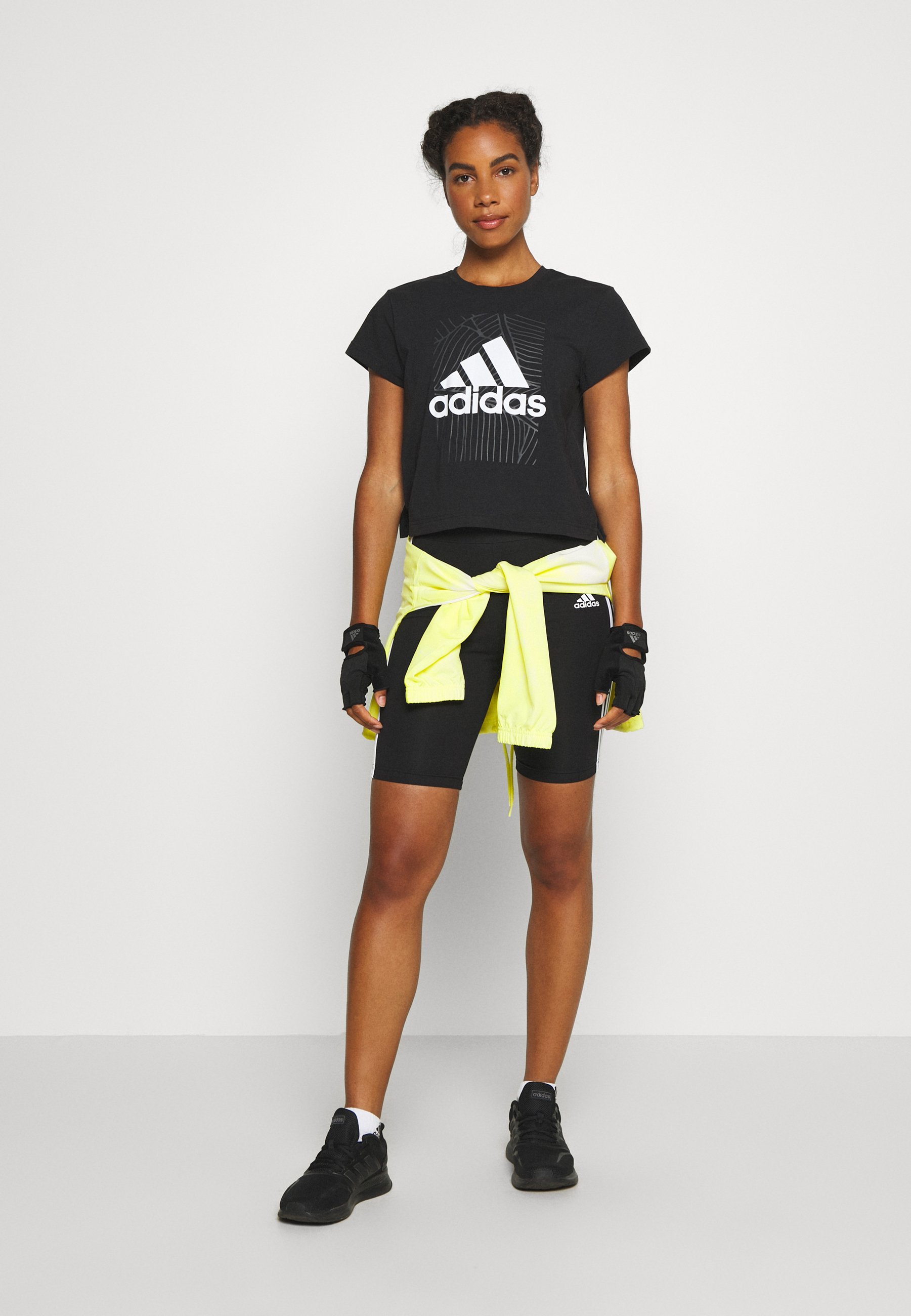 adidas Performance ADI VIBES TEE T Shirt print black adidas Performance ADI VIBES TEE T Shirt print black