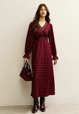 POLKA DOT  NECK MIDI  - Vestido informal - red pattern